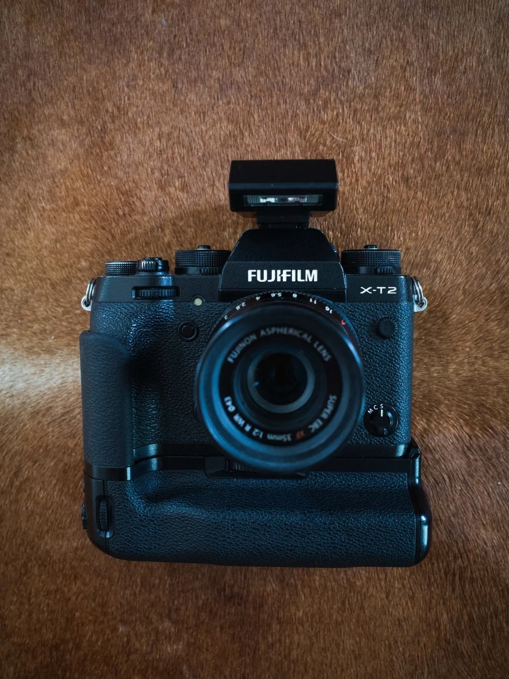 Fujifilm X-T2 Black Mirrorless Camera Kit Grip, 35mm Lens, Batteries & Chargers